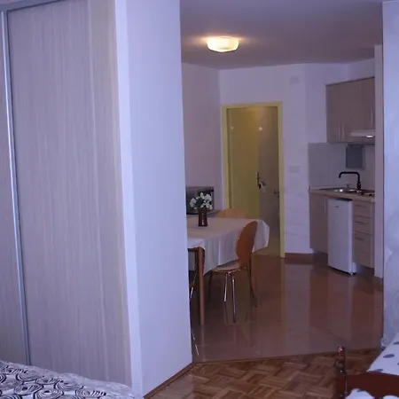 Tomato Apartment