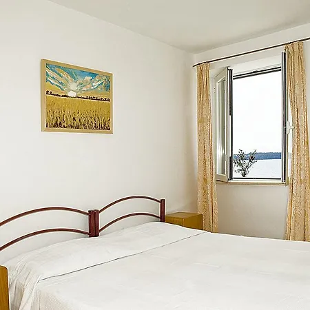 Tomato Novigrad Istria