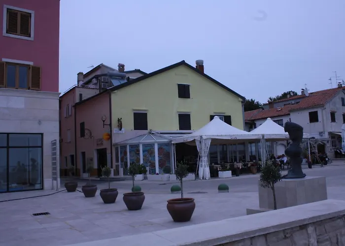 Tomato Novigrad Istria