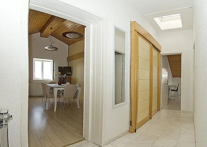 Tomato Novigrad (Istria)